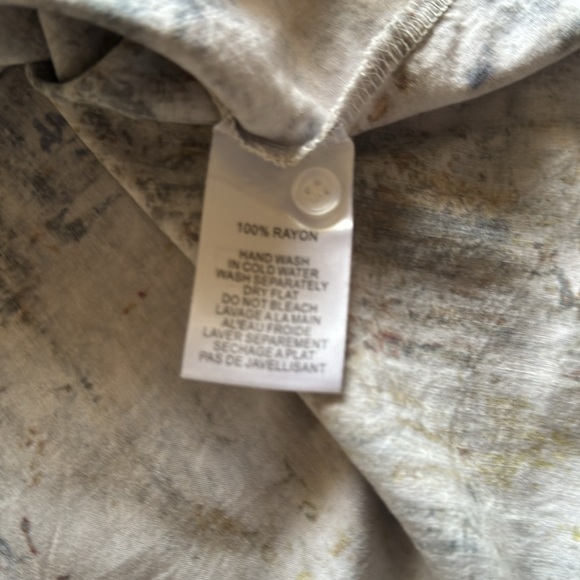 Multi coloured top with long sleeves with button cuffs at the wrist. Size M - Picture 4 of 4